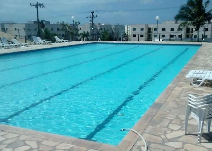Lindo apartamento em condomínio com clube Cabo Frio